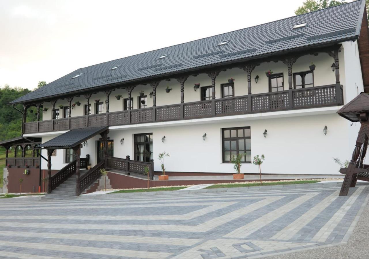 Mosia Dar In Rai Appartement Berbesti Buitenkant foto