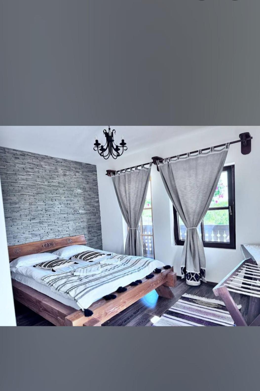 Mosia Dar In Rai Appartement Berbesti Buitenkant foto